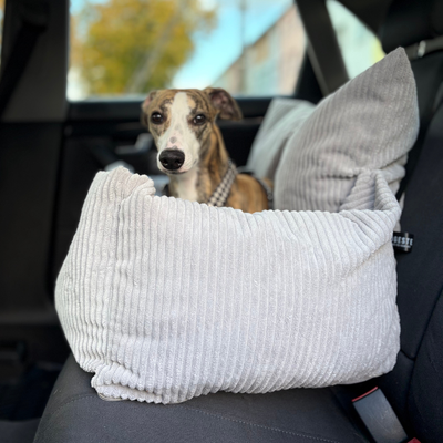 Fotelik samochodowy i legowisko 2w1 dla dużego psa - sztruks szary